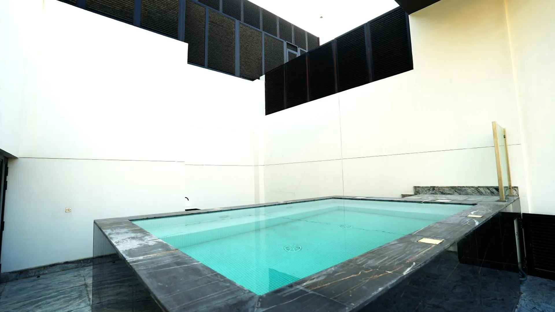 Private Pool Penthouse In Center Apartment Dubai